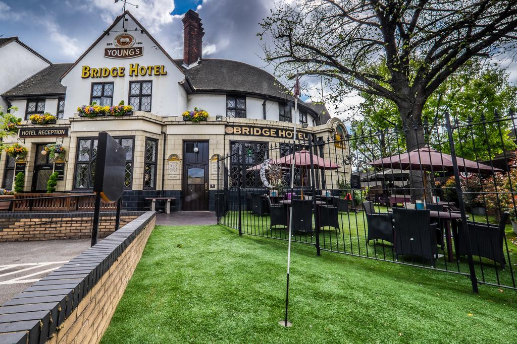 Bridge Hotel Greenford Kültér fotó